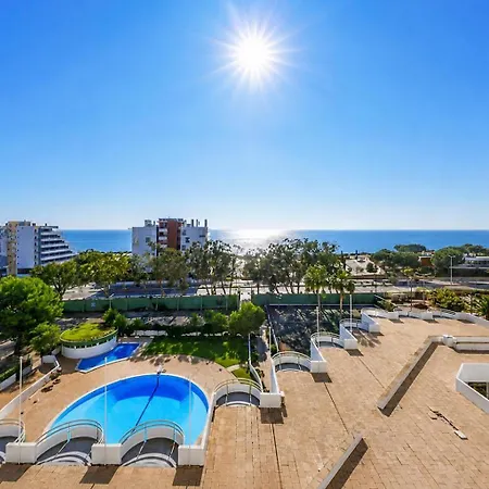 Luxury Coastal Retreat With Ocean Views 公寓 *