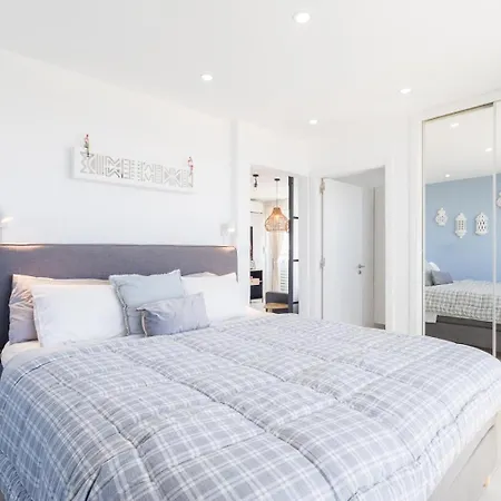 Luxury Coastal Retreat With Ocean Views * 포티마오